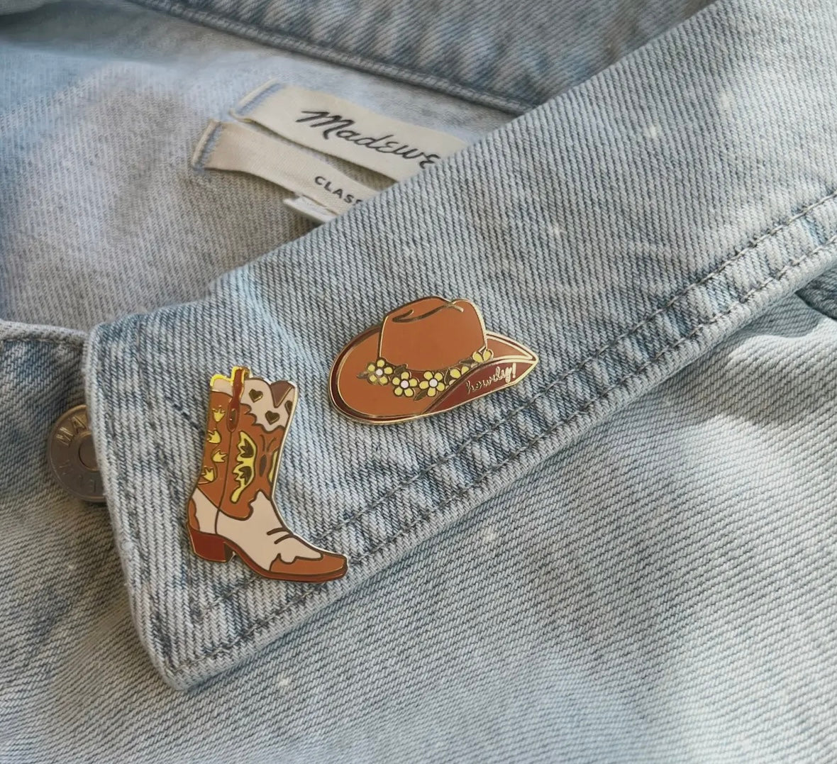 Cowgirl Boot Pin (Tan)