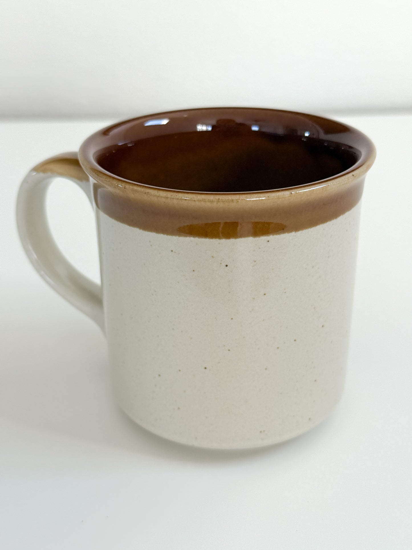 Vintage Horse Mug (Brown Rim)