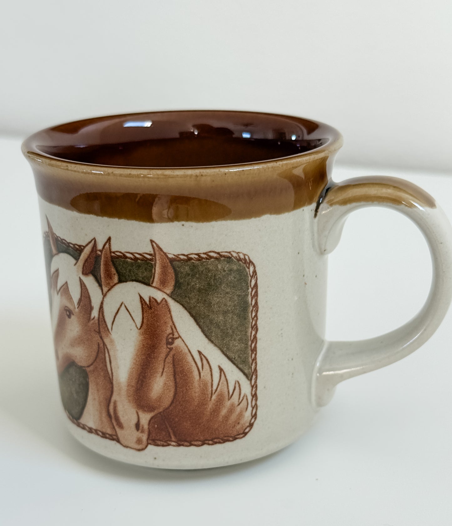 Vintage Horse Mug (Brown Rim)