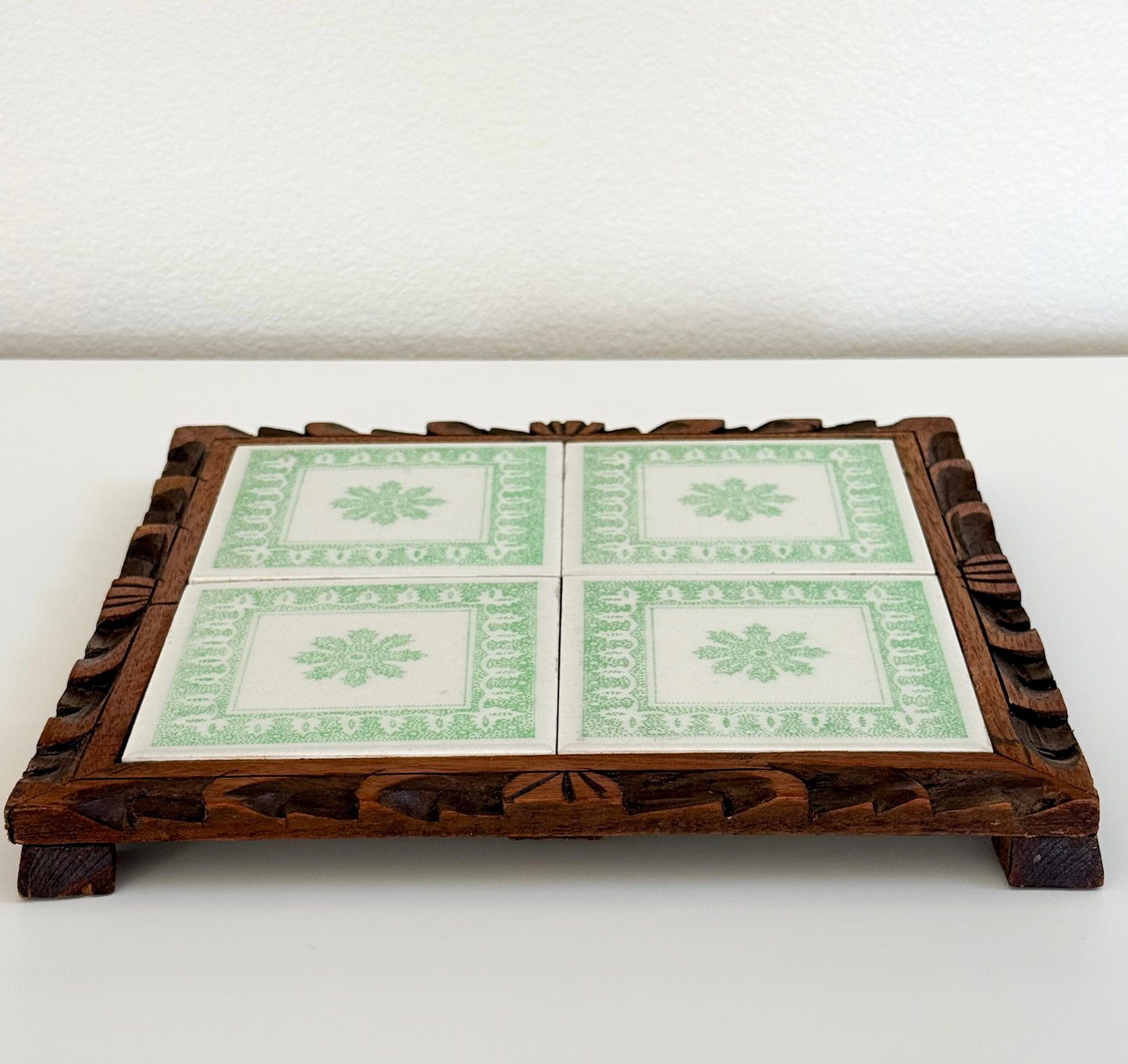 Vintage Tile Tray/Trivet