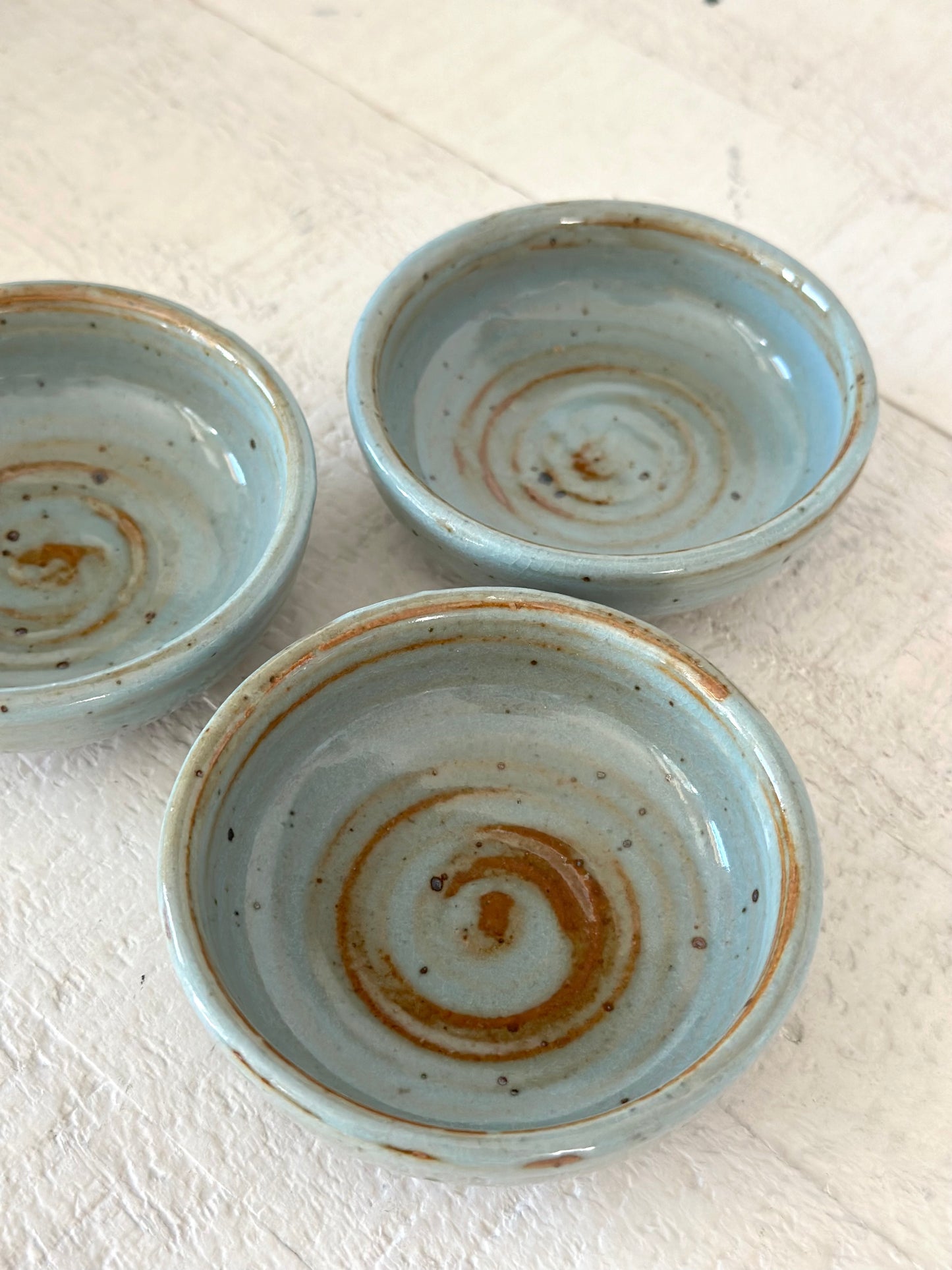 Stoneware Spiral Pinch Bowl (Blue)