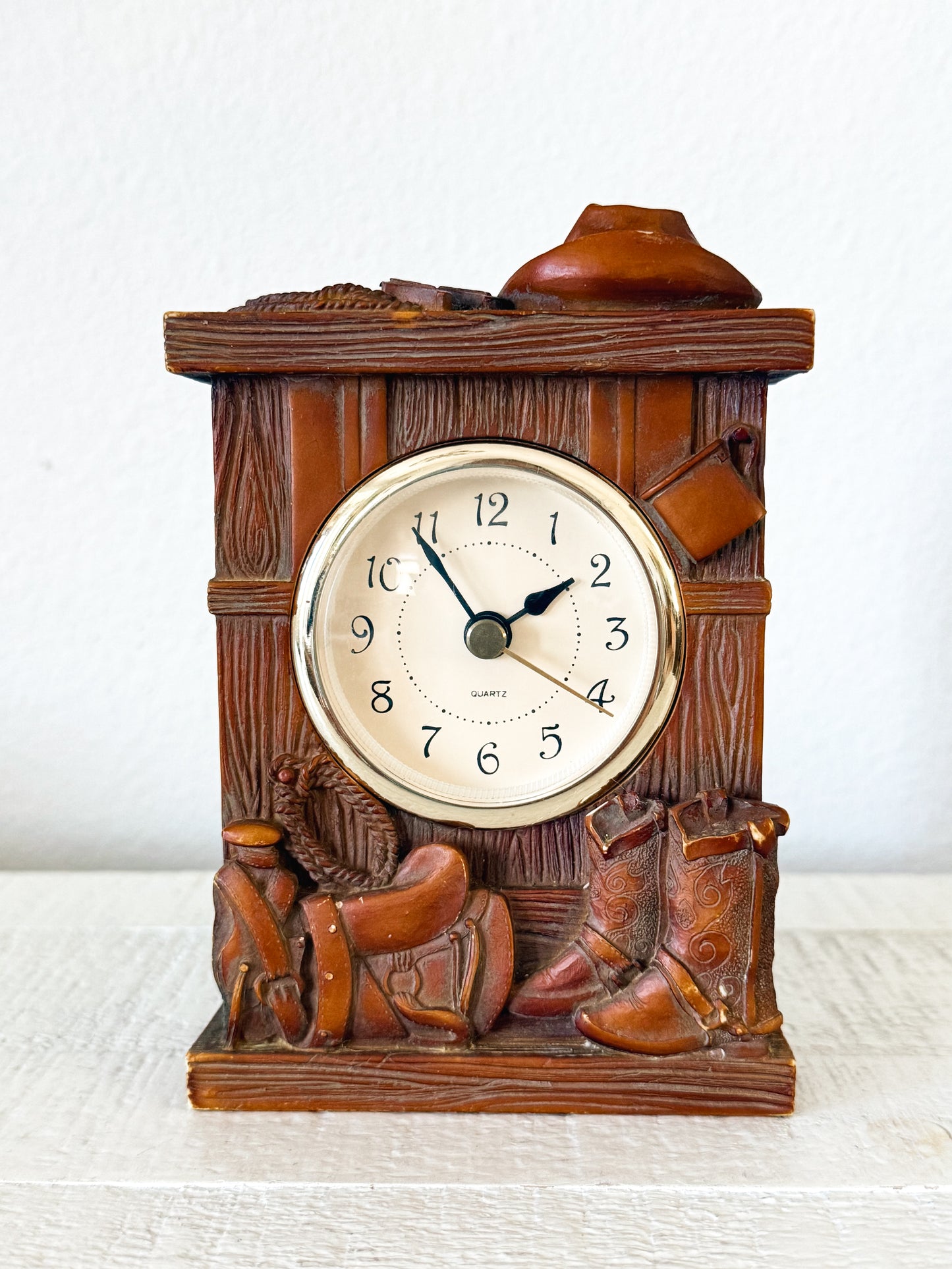 Vintage Western Quartz Mantel Clock