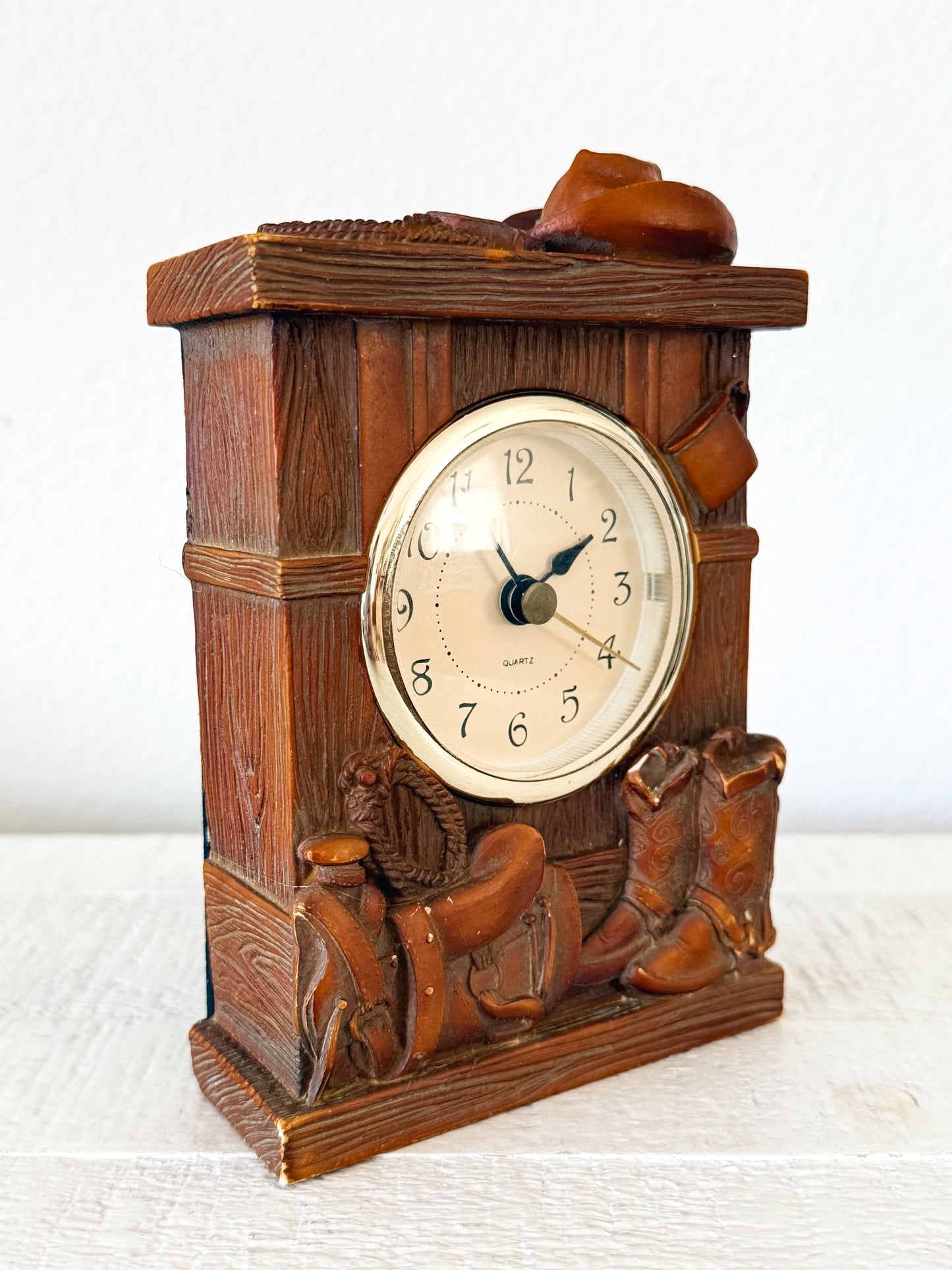 Vintage Western Quartz Mantel Clock