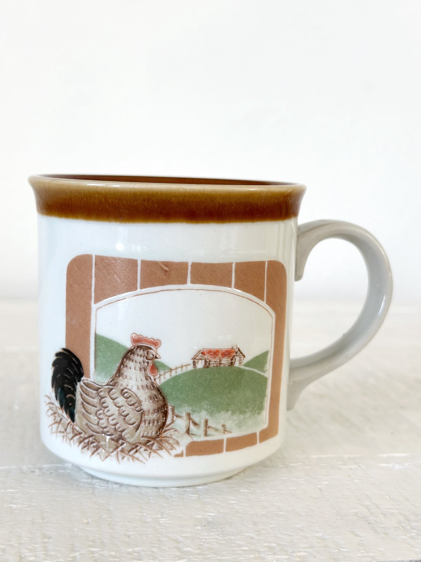 Vintage Chicken Mug (Brown Rim)