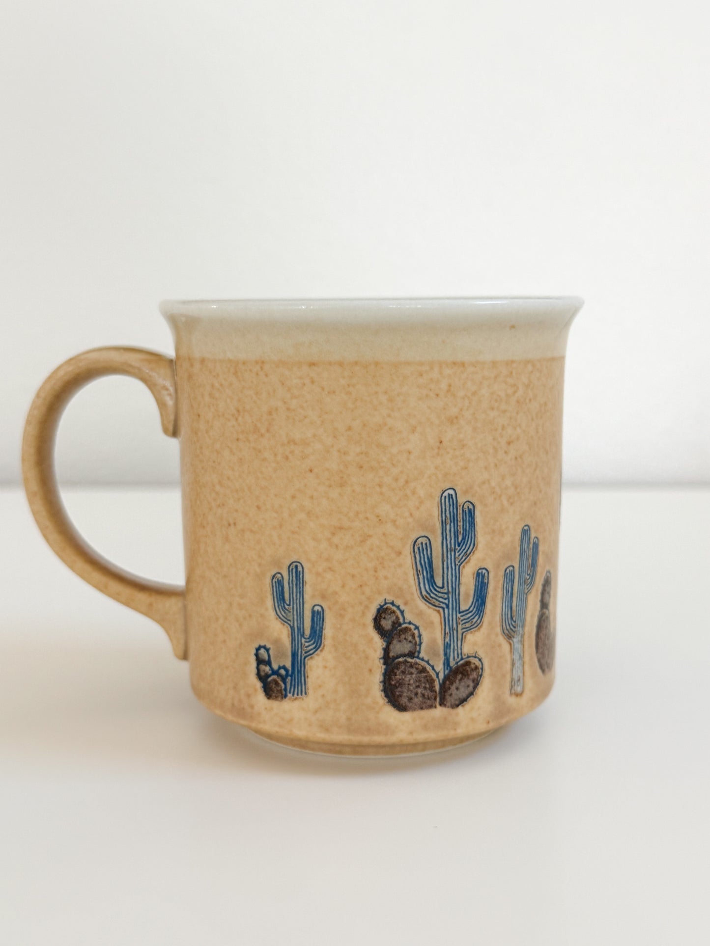 Vintage Roadrunner Mug (READ)